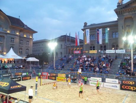 Beachvolleyball Schweizermeisterschaft auf dem Bundesplatz!