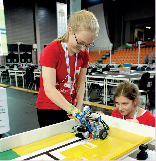 Roboter bauen, programmieren und testen
