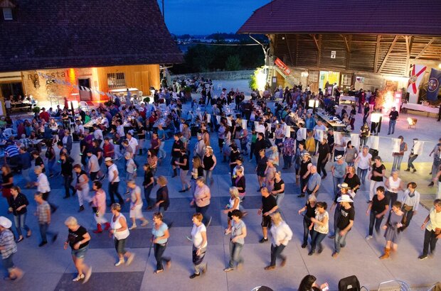 Tanzen im Schlosshof - Grosse Line Dance Night