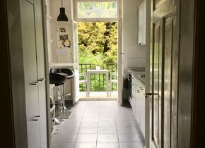 25m2 room with a private bathroom in spacious ladies-only WG
