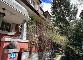 2.5 Room Apt: Entire Floor in a beautiful 4-Story House...