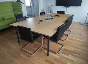 Sitzungstisch für 10 Personen aus Multiplexholzplatte