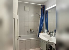 TAUSCHEN: Unsere renovierte 3Zi-Altbauwohnung gegen 2 /...