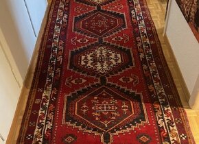 Grosser orientalischer Teppich (3,4 Meter lang)