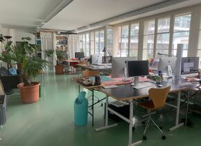 heller Büro/Arbeitsplatz in Ateliergemeinschaft