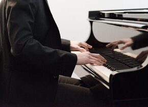 Französischer Pianist gibt Hauskonzerte