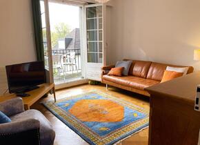 Furnished, charming 4-room apartment in quiet street with view