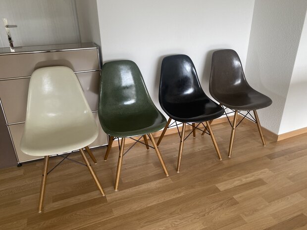 Vitra Eames Sidechair Herman Miller 4 Stühle