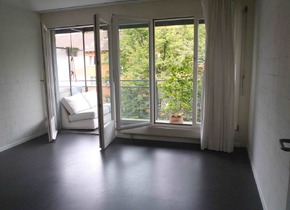 Schönes, sonniges, Süd-Zimmer, 16 m2 mit eigenem
Bad +...