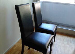 6 neuwertige Esstisch Stühle