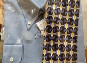 Krawatte in Originalverpackung