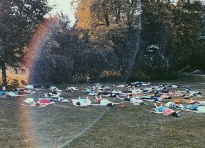 Outdoor Yoga Im Kocherpark