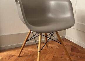 Vitra Eames Arm Chair