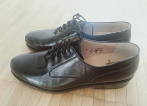 rahmengenähter Qualitätsschuh von Schweizer Schuhfabrik
